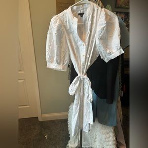 Ann Taylor short sleeve, knee length summer dress. Size PM.